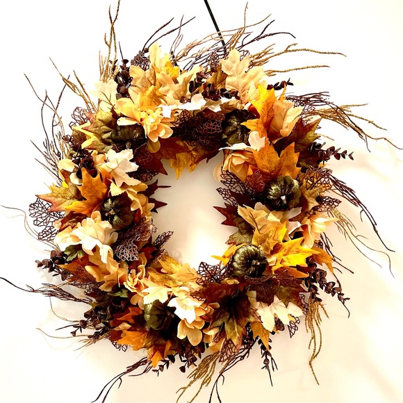 Fall wreath, green, orange pumpkins - Picture 4 of 5